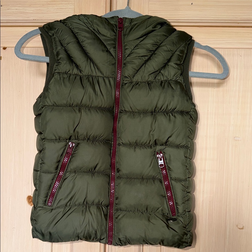 ZARA BOYS 👦🏻 Green Puffer Vest